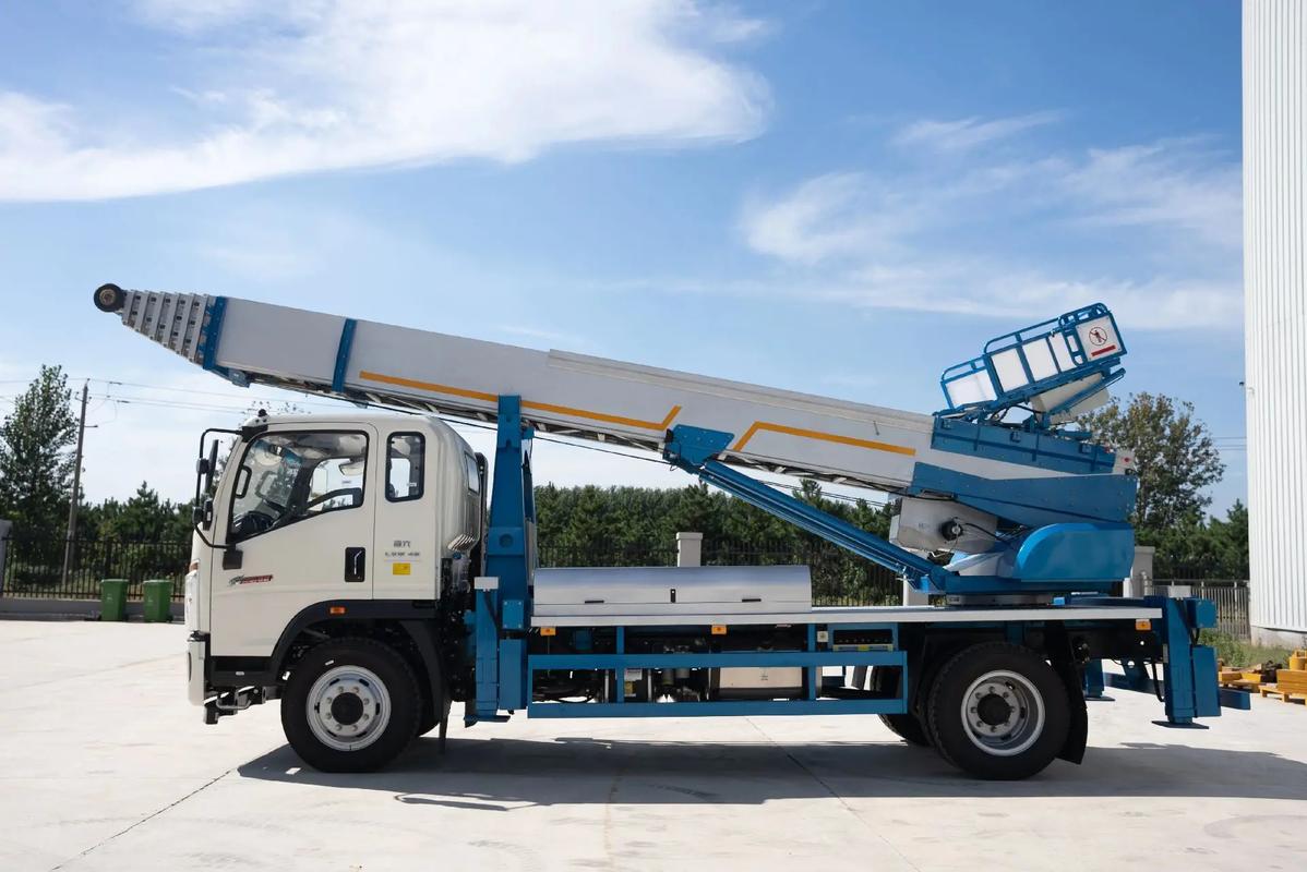 迁西县云梯上料车租赁费用