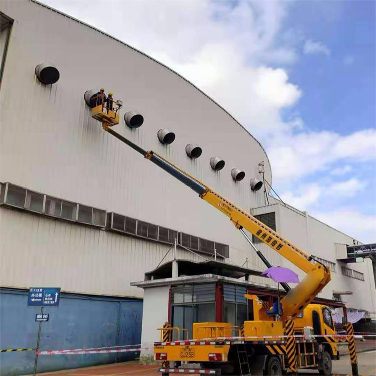 迁西县高空作业车出租服务：专业广告牌安装解决方案